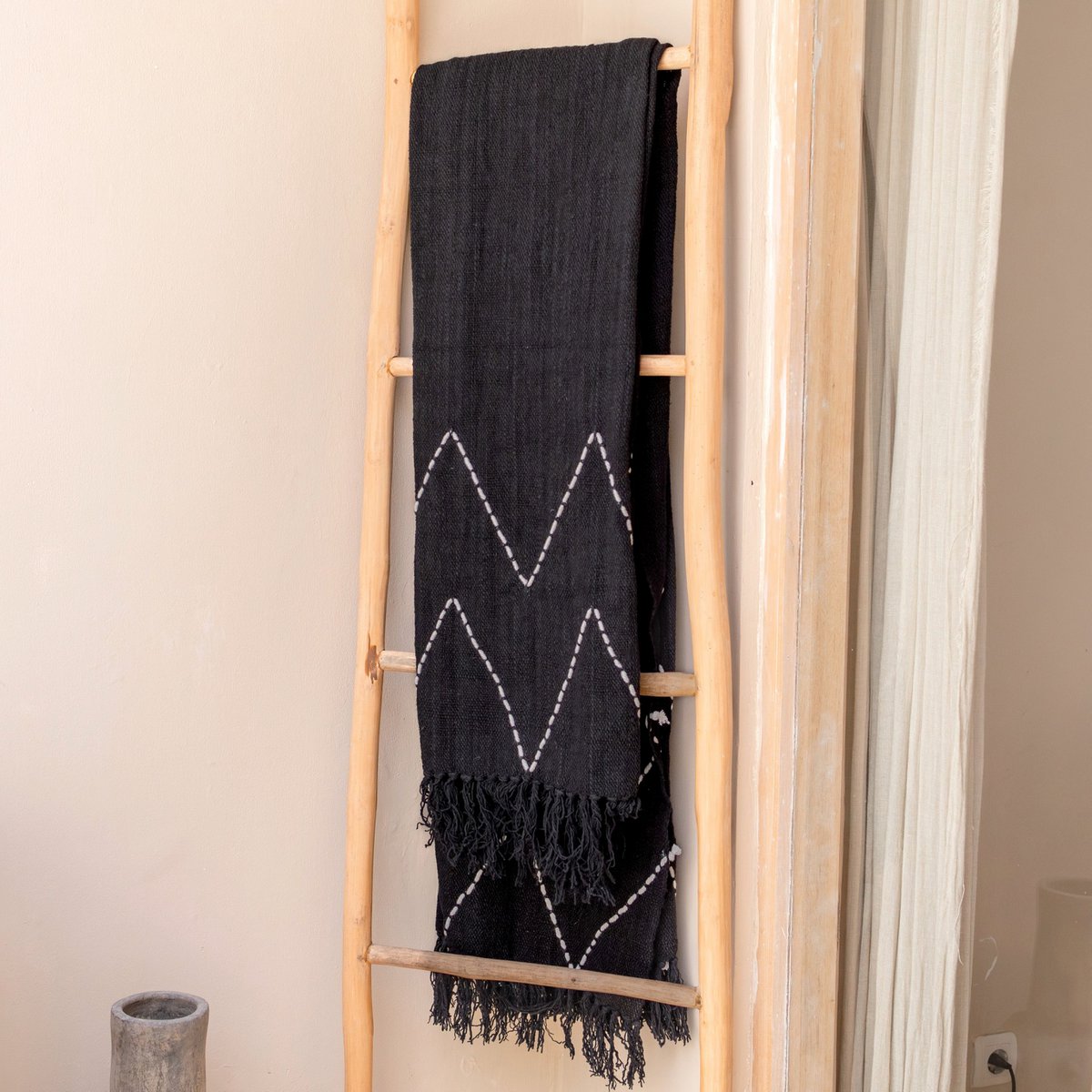LINGGAH – Handgewebter Baumwollplaid schwarz 140 × 200 cm