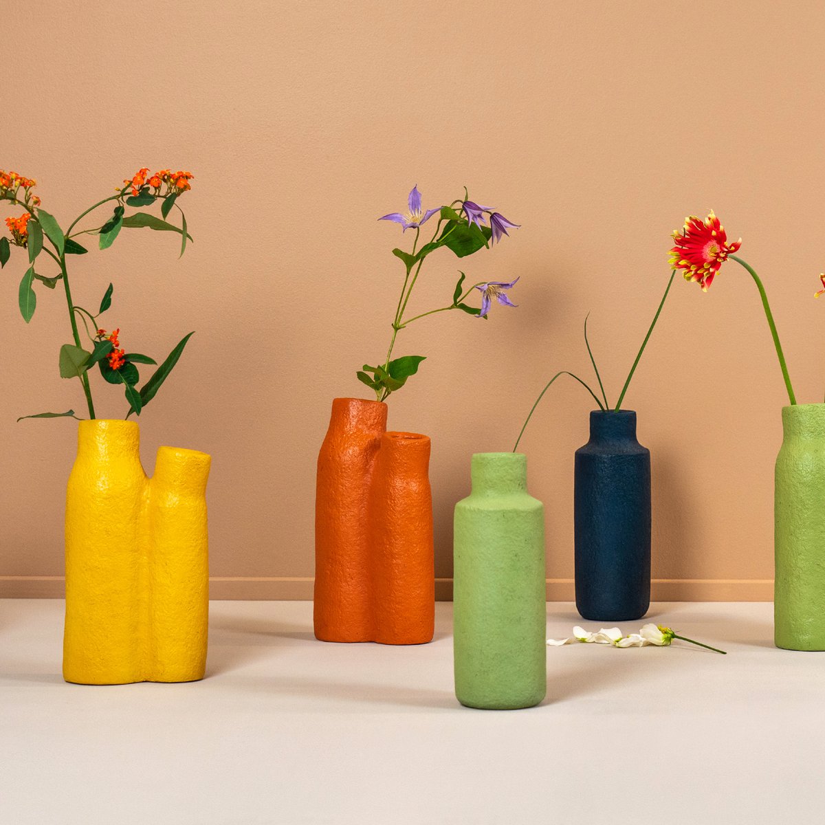 Kinta Dubbel Papierpulp Vaasje – Handgemaakt & Gerecycled