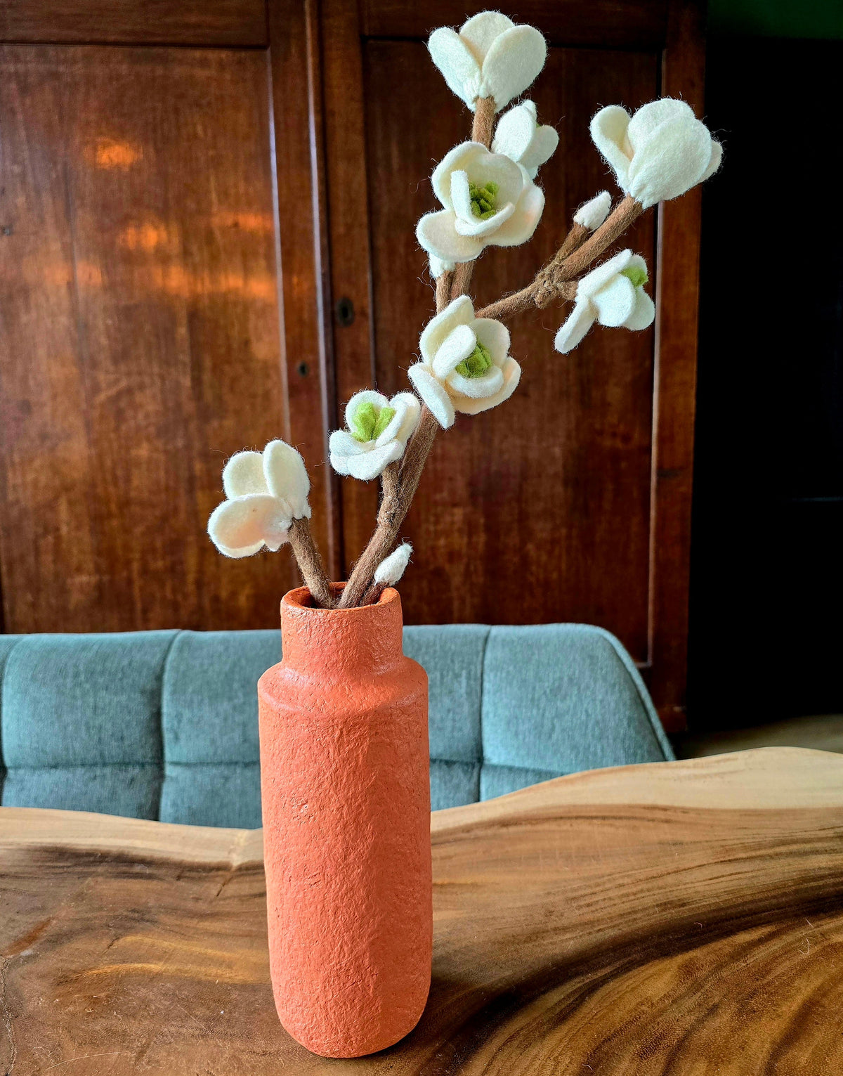 Kinta Papierpulp Vaas 23 cm – Handgemaakt & Gerecycled oranje/zwart