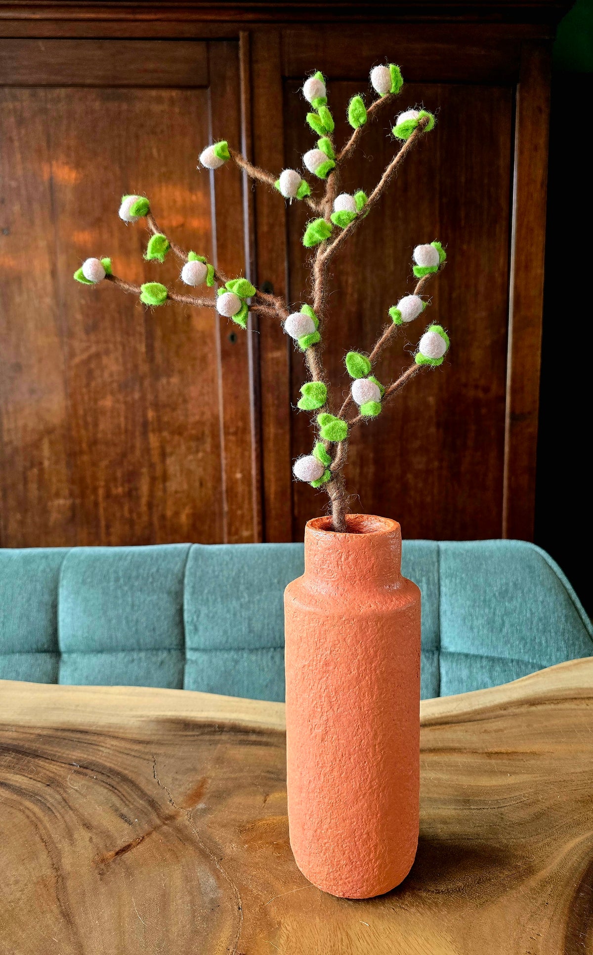 BeYoona Vilten Bloesemtak Roze 61 cm – Handgemaakt