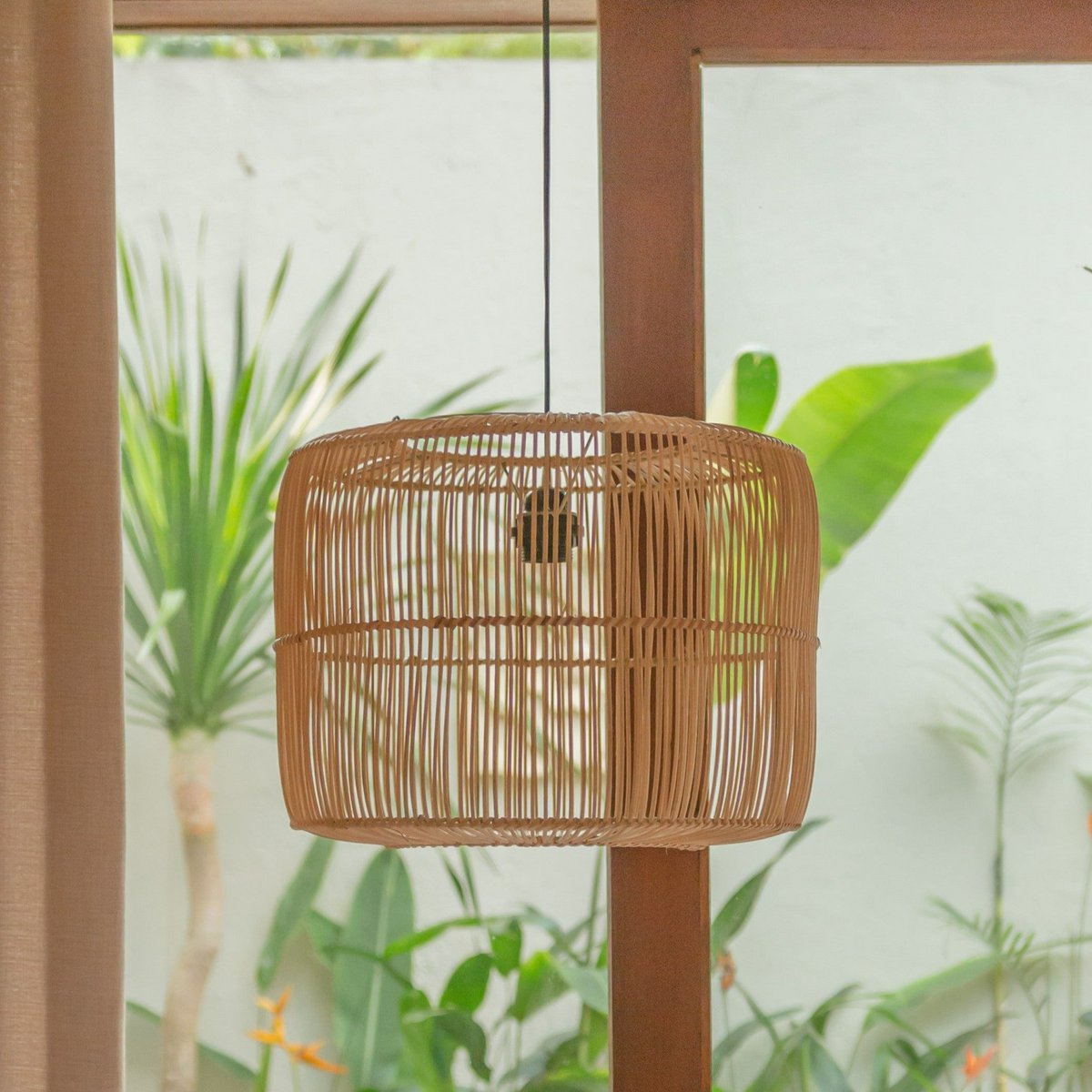 LIKU – Handgefertigter Lampenschirm aus Rattan