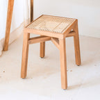SUBANG – Handgemaakte kruk van Trembesi-hout & rotan