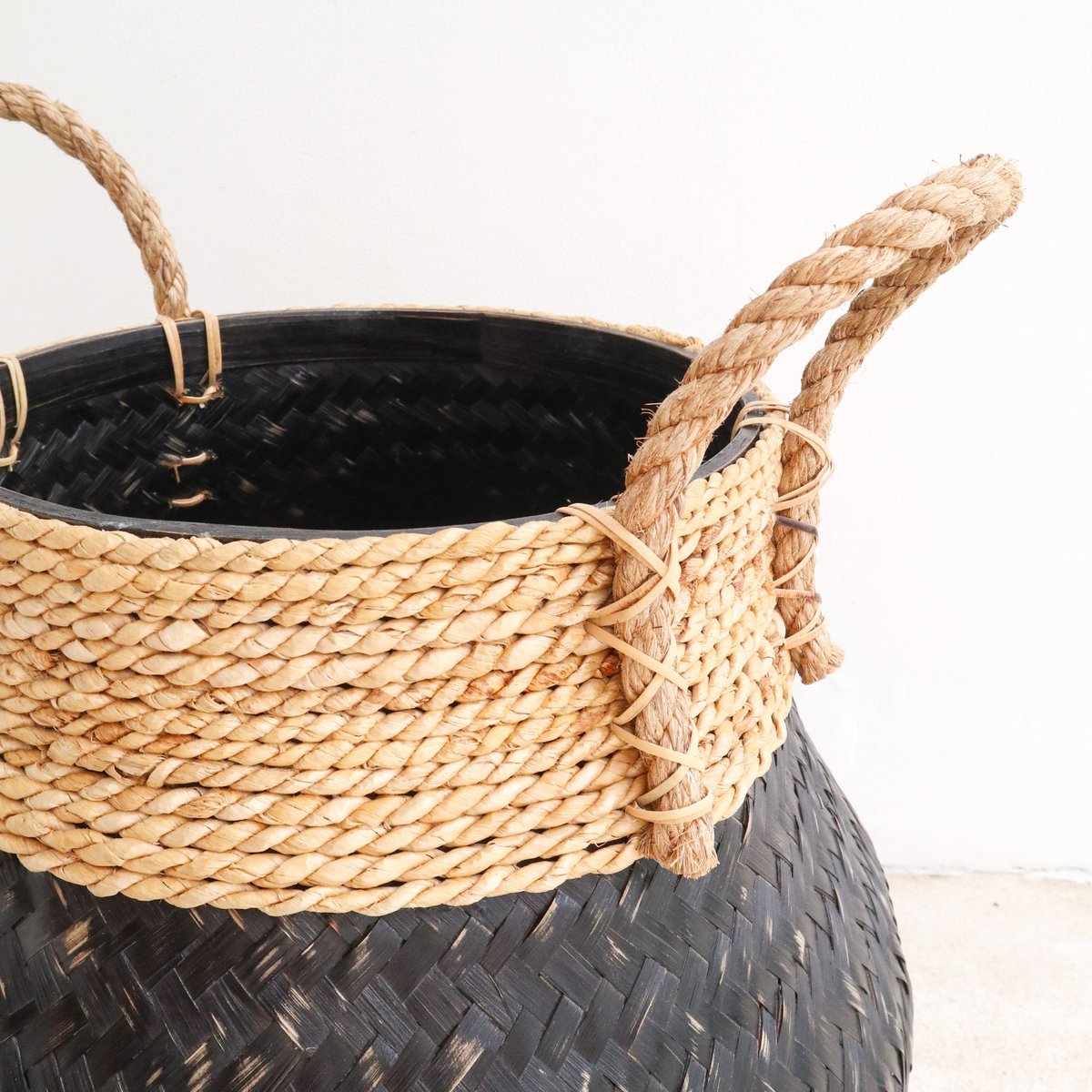 BENOA – Handmade bamboo basket black