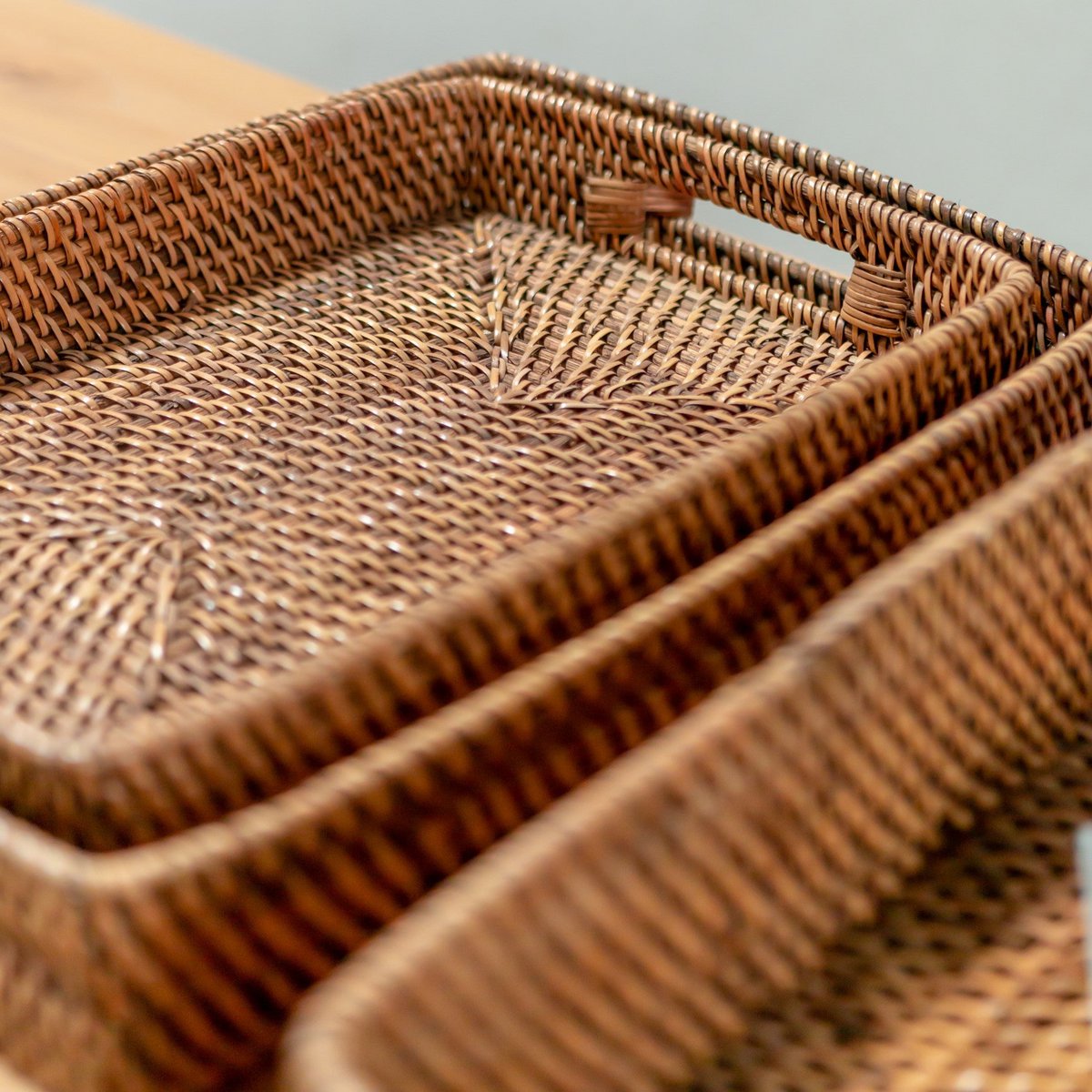 AMAHAI – Handgemaakt rotan dienblad