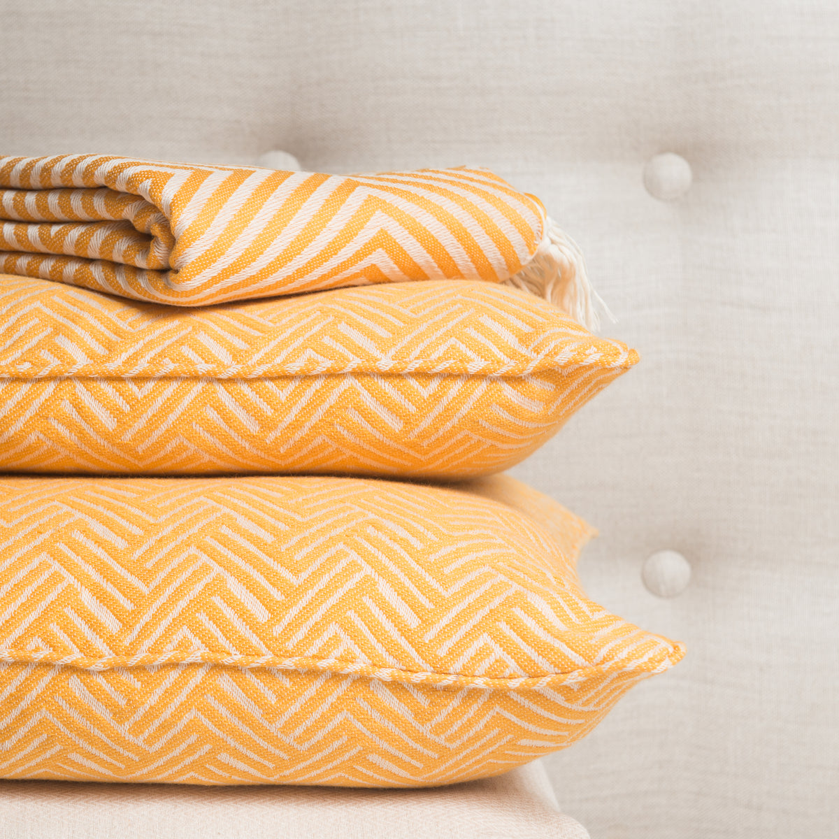 LANTARA Oslo Yellow Saffron saffraangele plaid van wol en katoen