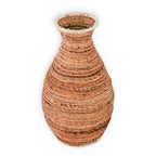 TUMBAK – Handgefertigte Vase aus Bananenfaser & Raffia