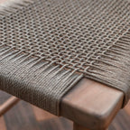 SUNDA – Handgemaakte kruk van Trembesi-hout & gerecycled papier