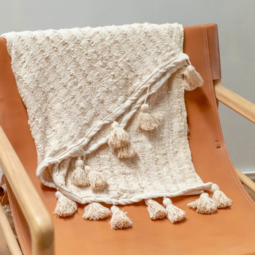 TENUN – Handgewebter Baumwollplaid mit 3D-Struktur