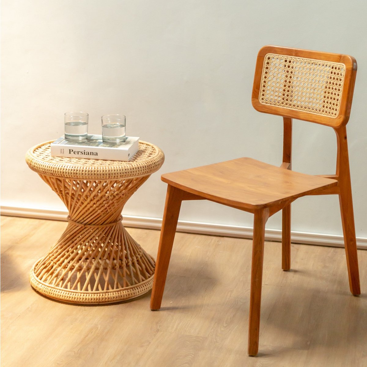 LUHU – Handgemaakte rotan bijzettafel