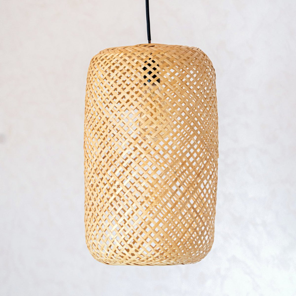 Soeji Agung handgemaakte bamboe lampenkap in naturel beige van 40 cm hoog